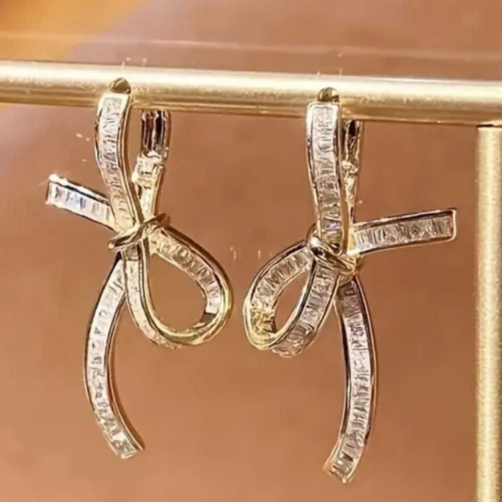 Earrings - Picture 3 of 8